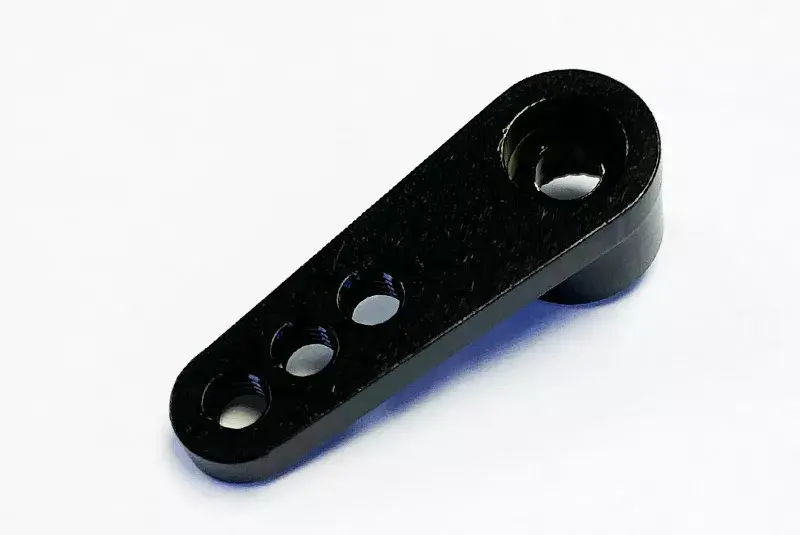 [CA-15992] Carisma RC - Aluminium Clamping Servo Arm 25T 2-hole M3 Black